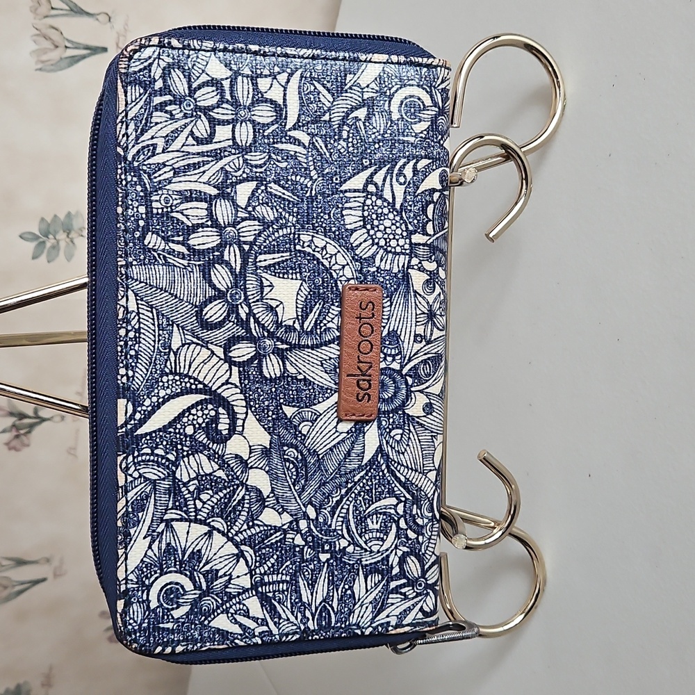 Sakroots Blue and White Women's Wallet